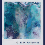 Capa do livro "Intenção" de Elisabeth Anscombe. A capa é azul escura, com o título em branco e a uma imagem que mistura tons de azul, roxo e cinza, envolta há uma moldura branca.